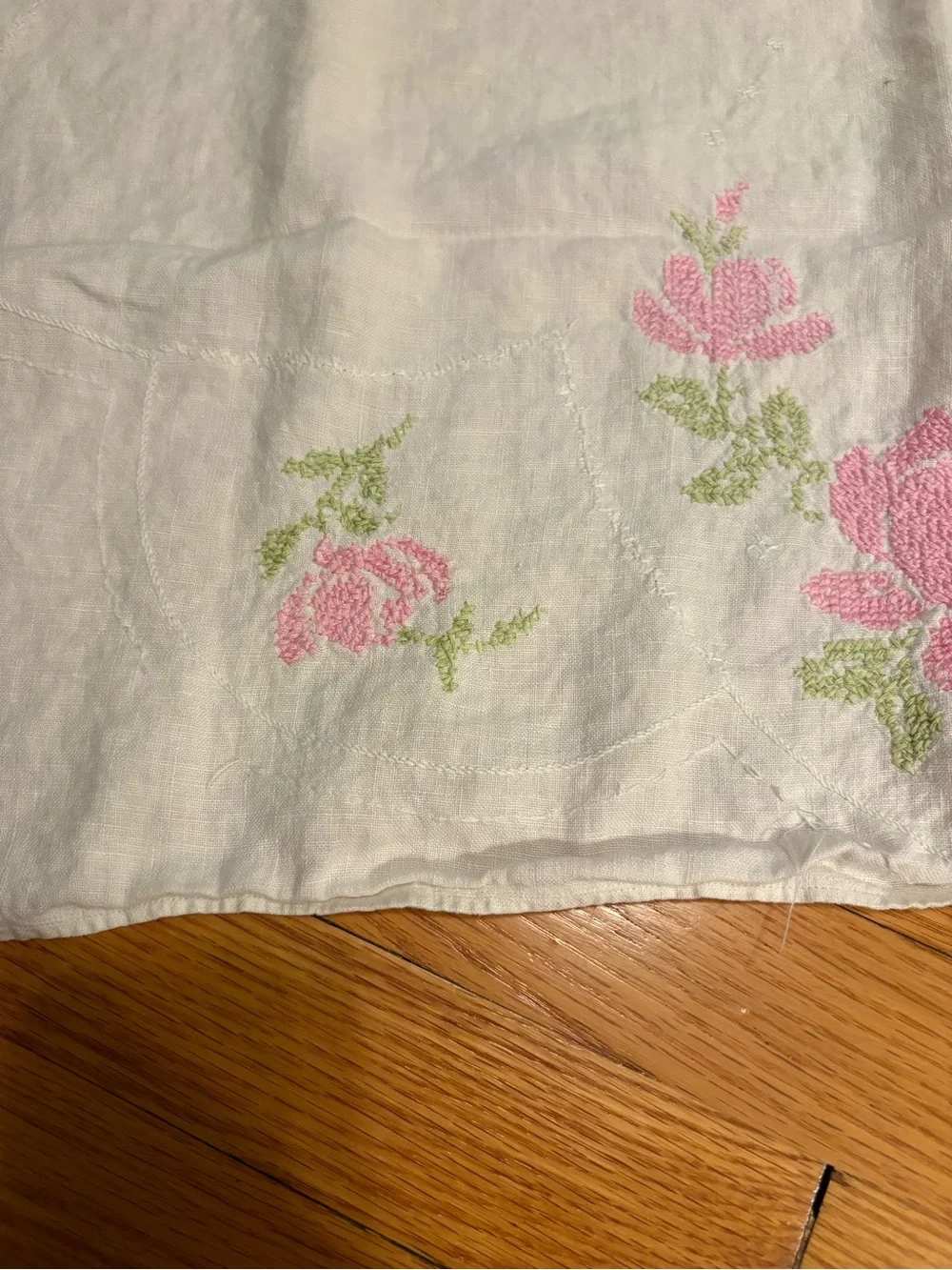 Floral Embroidered Linen Tablecloth - Pink